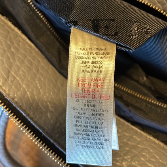 Authentic Burberry Pebbled Leather Tote - Dewsbury - Picture 14 of 16